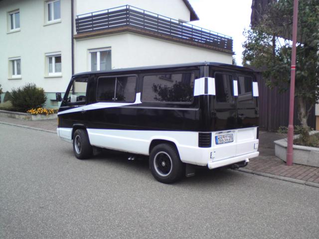 MB 100-Fahrerseite