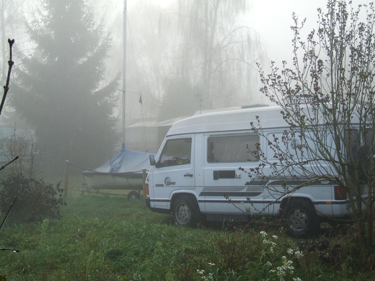 Kutter im Nebel ....die Nacht war kalt, weil der Ofen nicht anspringen wollte ....